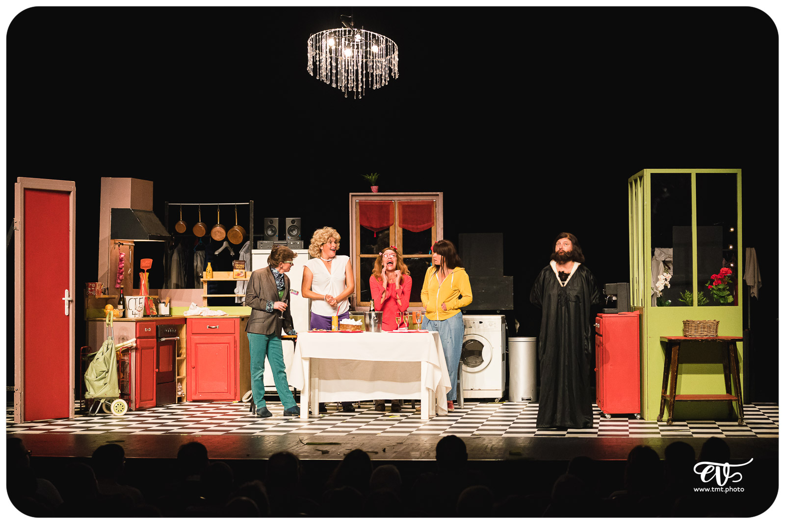 LES FEMMES SAVANTES (CIE DU DETOUR)